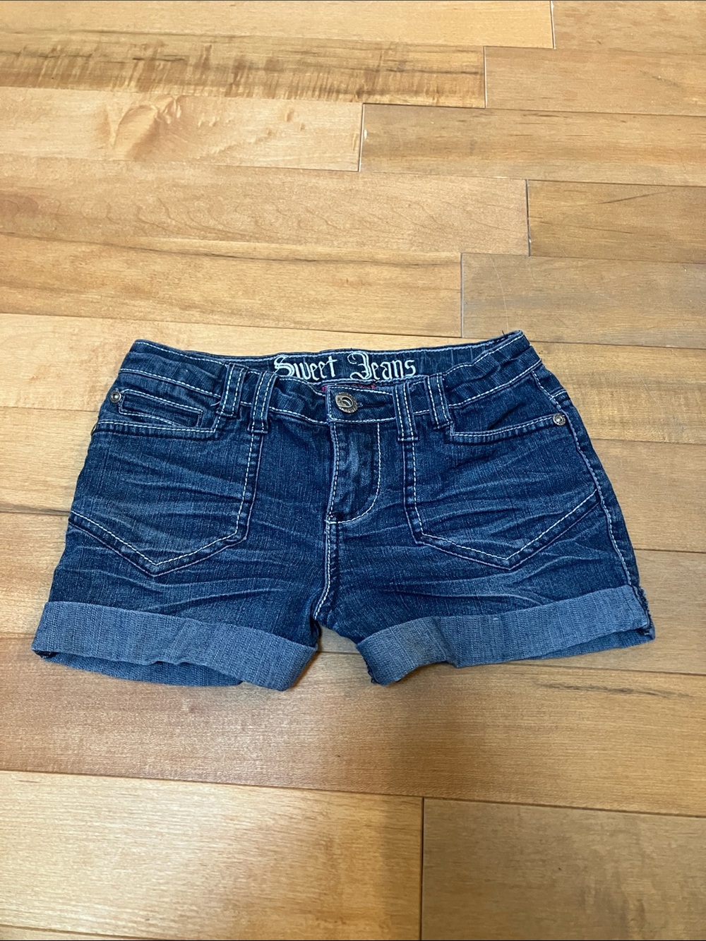 Women's Dark Wash Roll-Cuff Denim Shorts